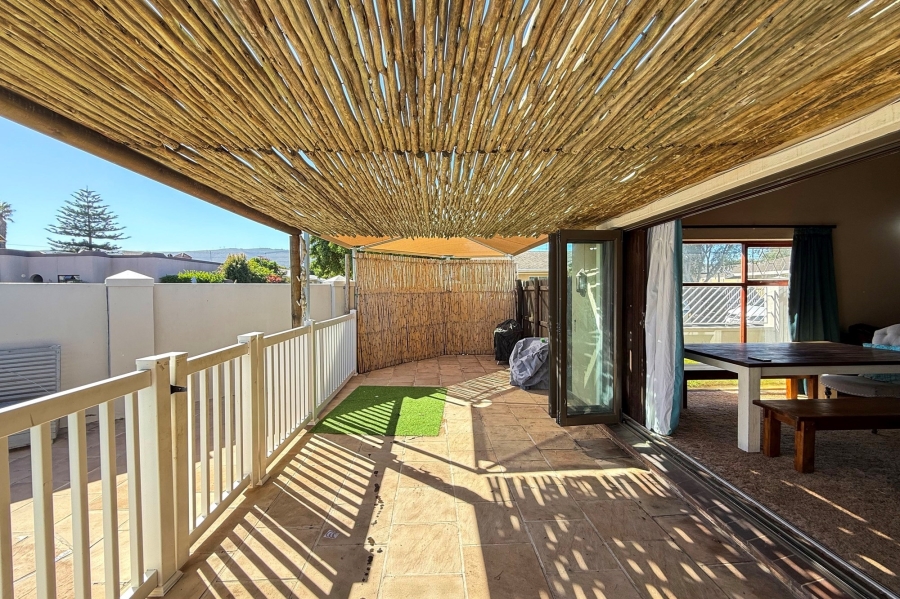 4 Bedroom Property for Sale in Monte Vista Western Cape